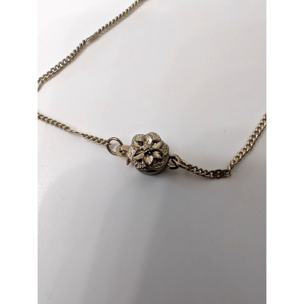 Vintage Delicate Gold & Rhinestone Crystal Bow Necklace - Picture 7 of 9